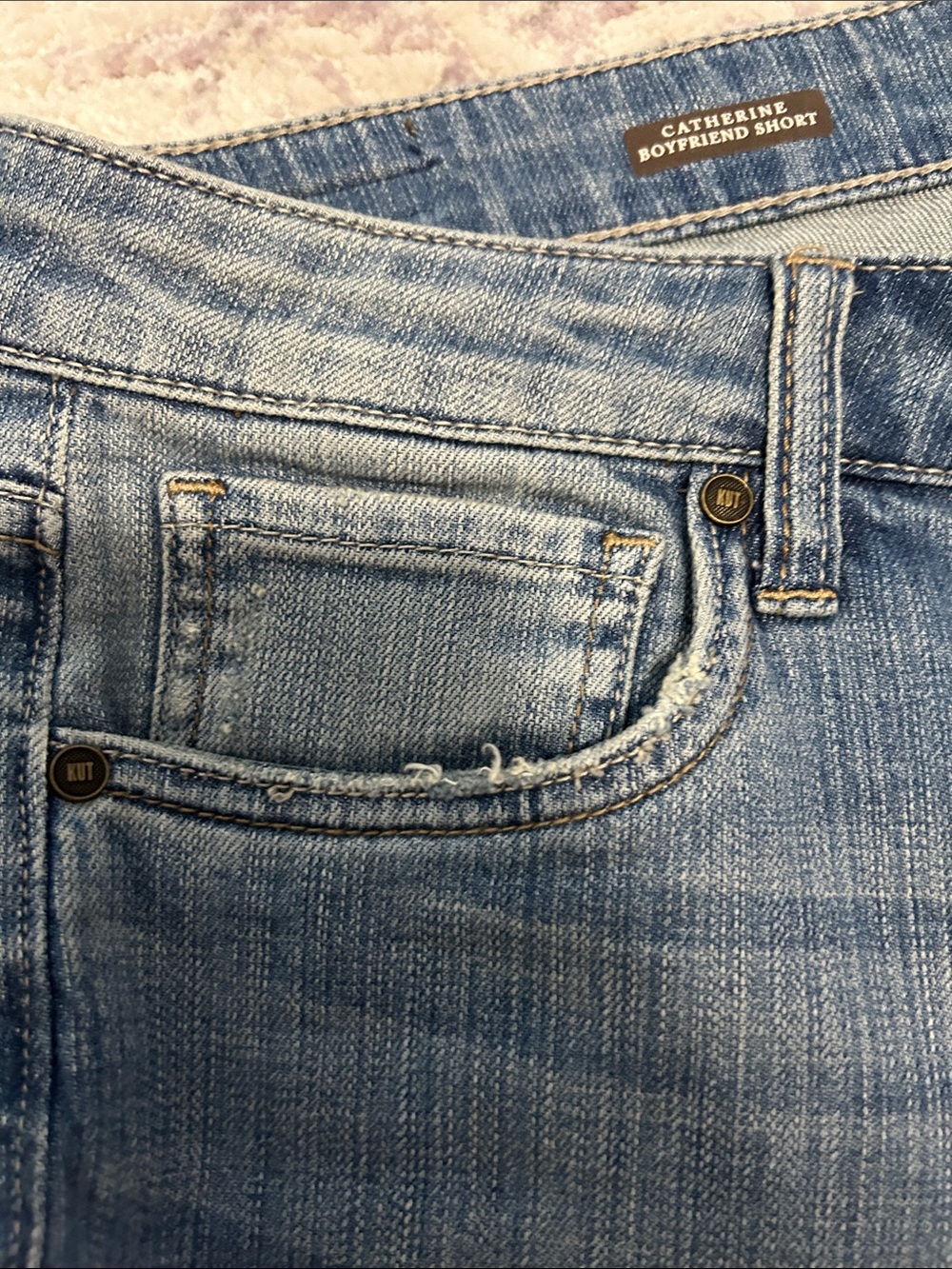KUT FROM THE KLOTH Classic Blue Distressed Denim Shorts - Women 12 - Picture 8 of 11